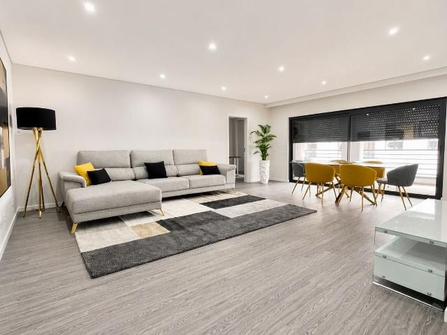 Apartamento de tipologia T3 com piscina em Olhão 137m² Olhão