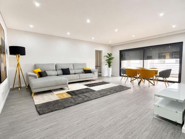 Apartamento de tipologia T3 com piscina em Olhão 132m² Olhão