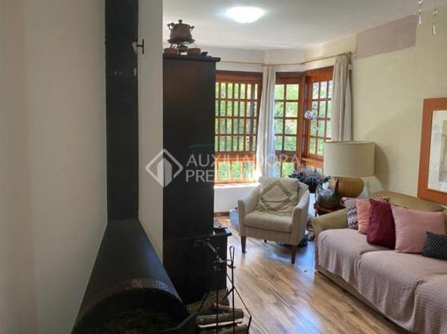 APARTAMENTO DE TRÊS DORMITÓRIOS NO CENTRO DE GRAMADO!