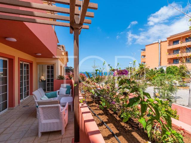 Apartamento de tres dormitorios en la exclusiva zona de El D. 111m² Adeje