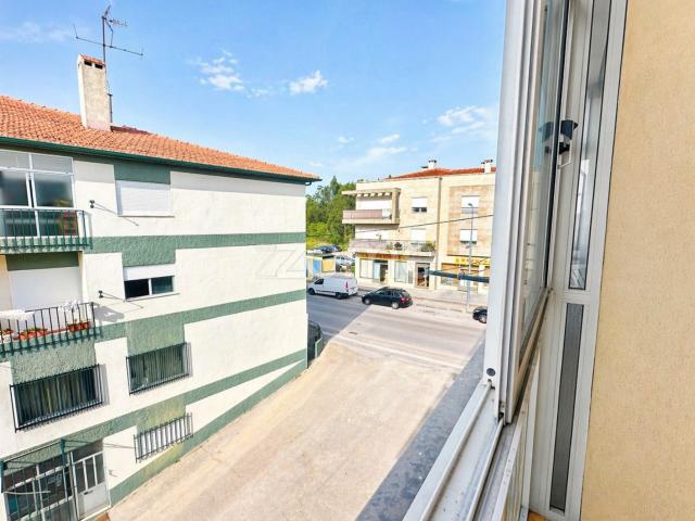 Apartamento de três quartos em São Martinho do Bispo por €224.500,00