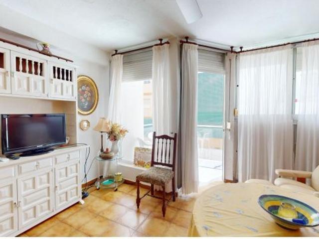 Apartamento de un dormotorio, terraza y parking en Los Boliches