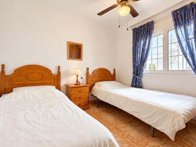 Apartamento de alquiler en Los Almendros, Orihuela