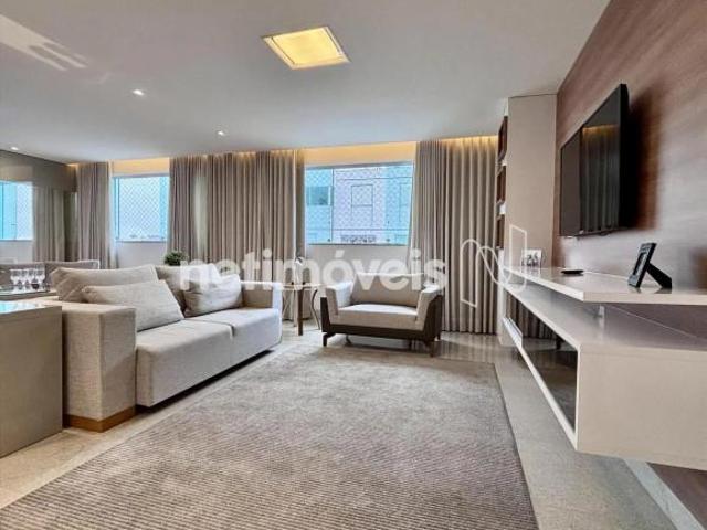 Apartamento de Alto Padrão – 4 Quartos | 4 Vagas | Um por Andar – Bairro Caiçara