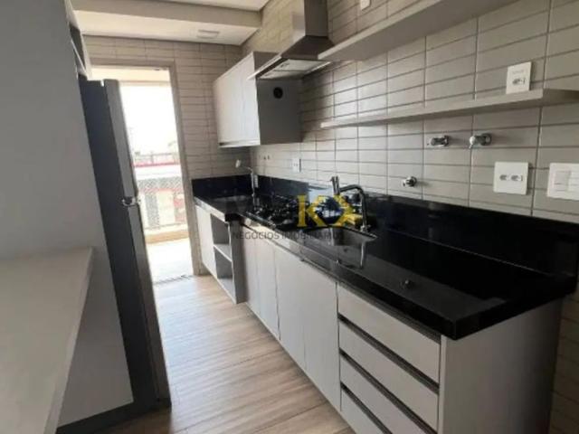 Apartamento de alto padrão 01 suíte + lavabo a uma quadra da praia!