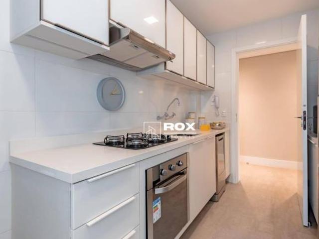 Apartamento de alto padrão com 3 quartos, sendo 1 suíte à venda, 96 m² por R$ 1.361.204 Batel Cu