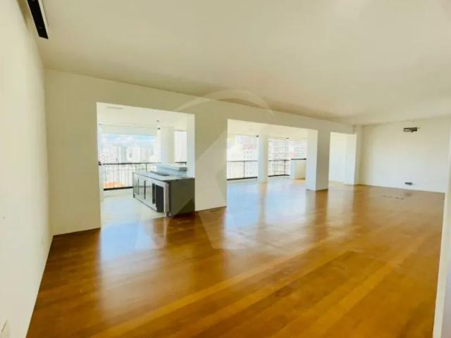 Apartamento de Alto Padrão de 215 mts², no Sumaré próximo do metrô Vila Madalena