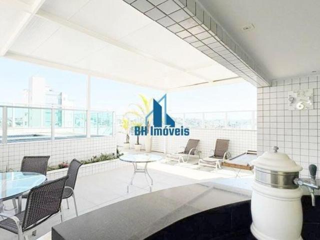 Apartamento de Cobertura de Alto Luxo com 4 Quartos e 4 vagas à Venda no Castelo
