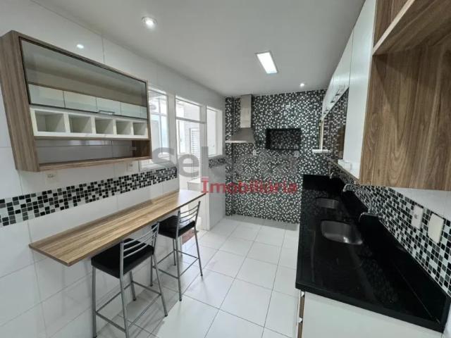 Apartamento de Cobertura lindíssimo, com terraço ao sol, decorado e com garagem!