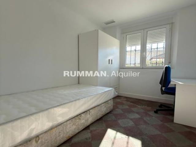 APARTAMENTO DE CUATRO DORMITORIOS
