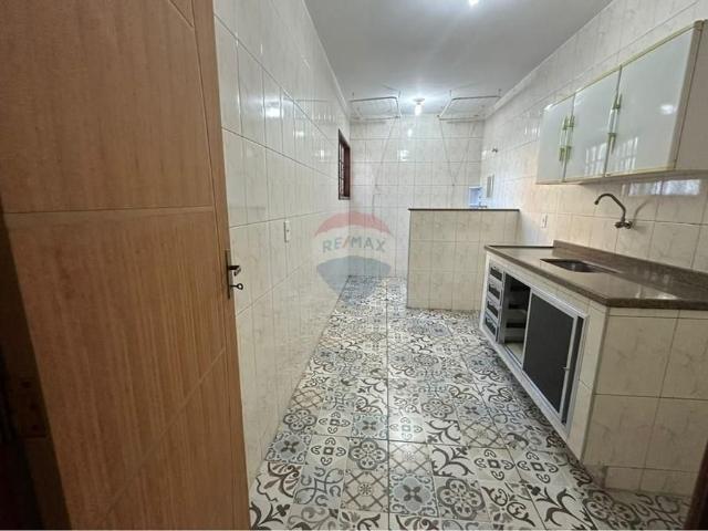 Apartamento de dois quartos vaga para um carro e área de serviço