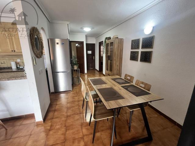 Apartamento de dos dormitorios con armarios empotrados, un. 86m² Golf Del Sur