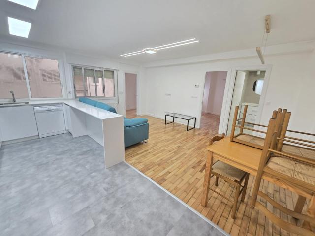 APARTAMENTO DE DOS DORMITORIOS CON GARAJE SIN MUEBLES