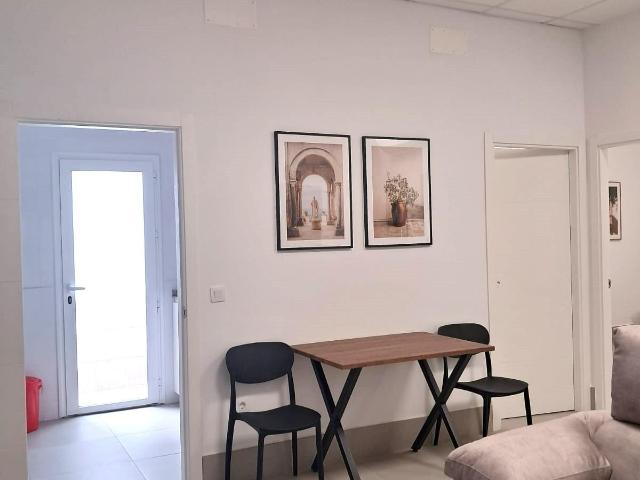 APARTAMENTO DE DOS DORMITORIOS, AMUEBLADO A ESTRENAR