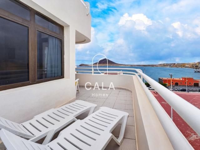 Apartamento de Esquina con Vistas Panorámicas al Mar y Monta. 99m² El Médano