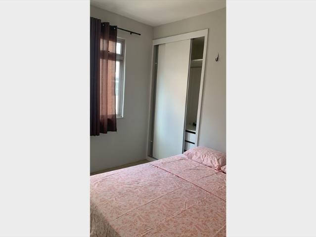 Apartamento de familia aluga quarto para mulheres