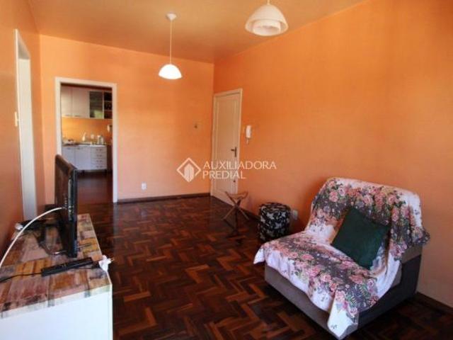 Apartamento de frente, com 2 quartos com sacada e 1 vaga na General Osório em Hamburgo Velho