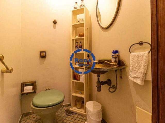 Apartamento de frente com 4 dormitórios 1 suite, vaga garagem demarcada à venda Gonzaga, Santos