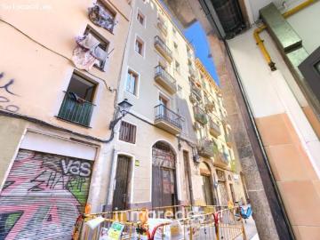 APARTAMENTO DE LUJO CON TERRAZA Y PATIO PRIVADO JUNTO A LAS RAMBLAS