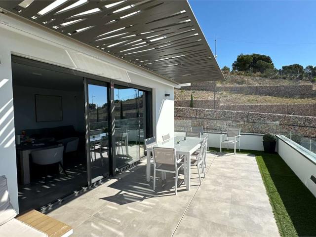 Apartamento de lujo con paisaje marino: Vista Mozzafiato, Piscina & Relax
