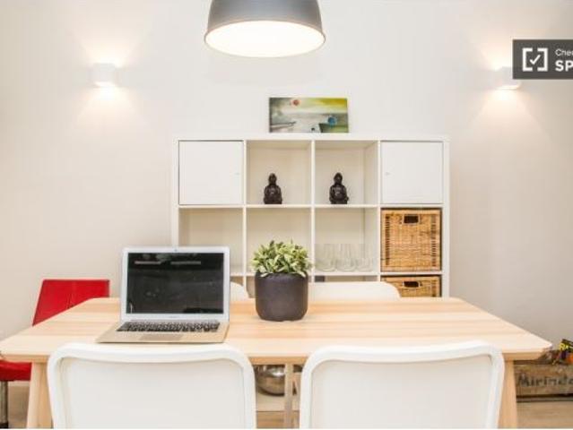 Apartamento de lujo de 1 dormitorio con todos los servicios incluidos en el distrito de San Martí