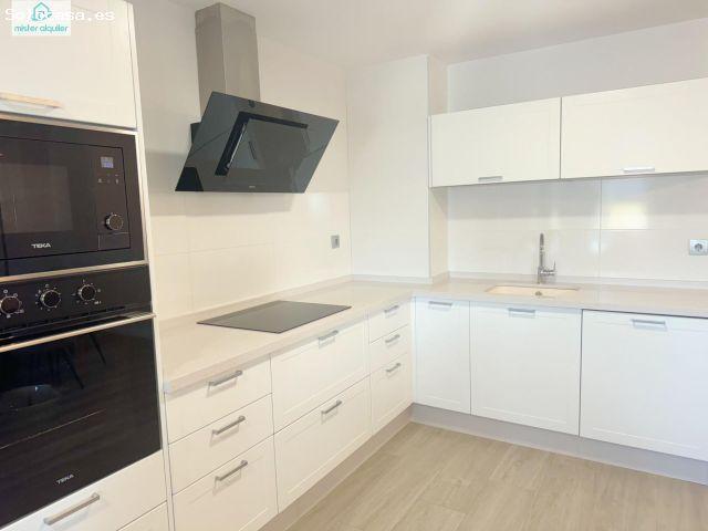 APARTAMENTO DE LUJO EN BRISAS DE LEVANTE CON PISCINA, GARAJE, EMPADRONAMIENTO Y A UN PASO DE LAS PLA