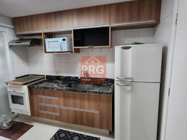 Apartamento de Luxo na Vila Suzana: 2 Quartos, 2 Suítes, Varanda Gourmet e 2 Vagas de Garagem! Venha