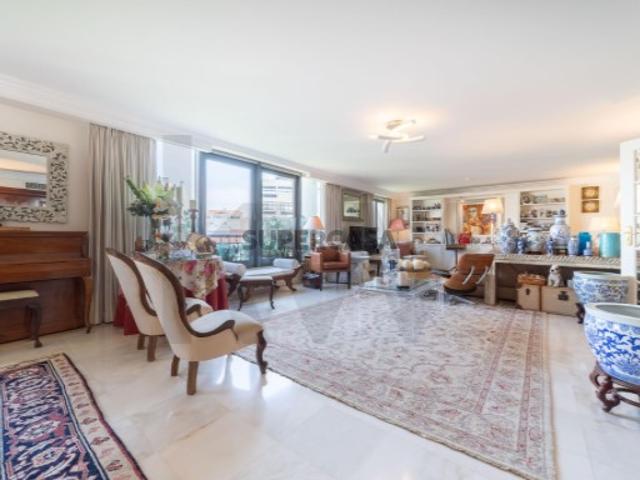 Apartamento de Luxo no Centro de Lisboa Avenida Conde Valbom