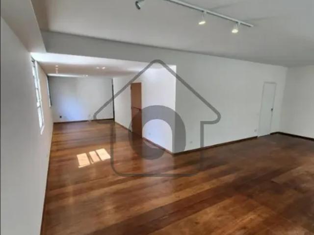 Apartamento de luxo no coração do Jardim Paulista: 3 quartos, 1 suíte, 3 banheiros, 2 vagas de garag