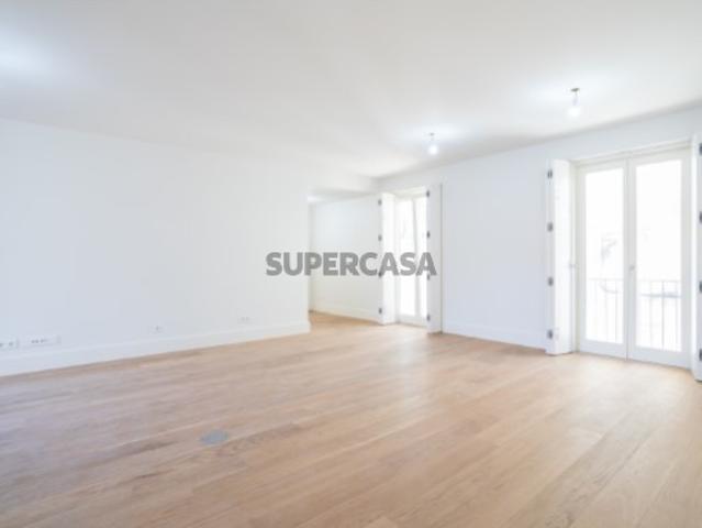 APARTAMENTO T2 DE LUXO, A 3 MINUTOS DA AV. DA LIBERDADE