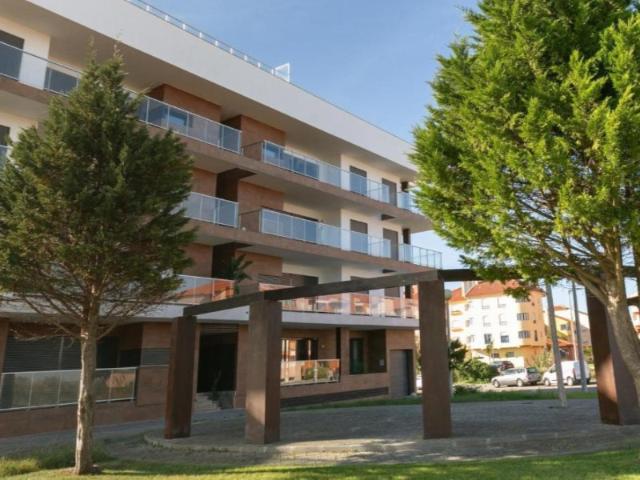 Apartamento de Luxo a 250m da Praia dos Supertubos Peniche