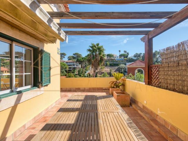 Apartamento de luxo com 4 quartos em Estoril