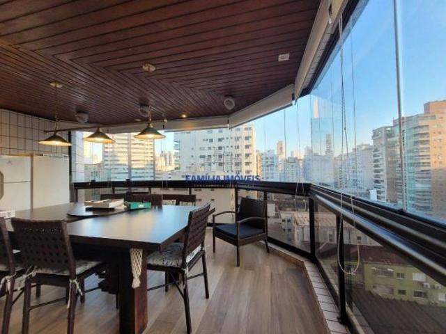 Apartamento de luxo com 5 suítes e varanda em Santos