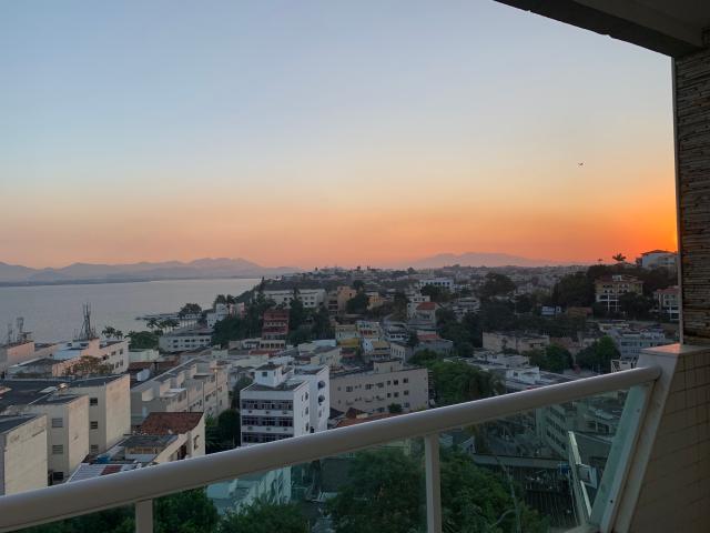 Apartamento de Luxo com Ampla Varanda no Jardim Guanabara