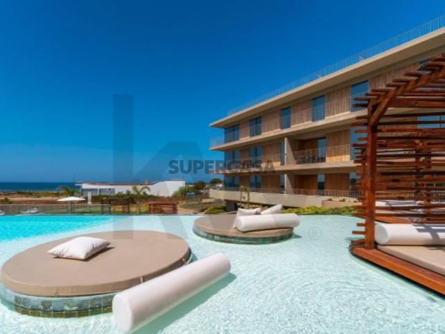 Apartamento T2 de Luxo em Quarteira, frente ao mar
