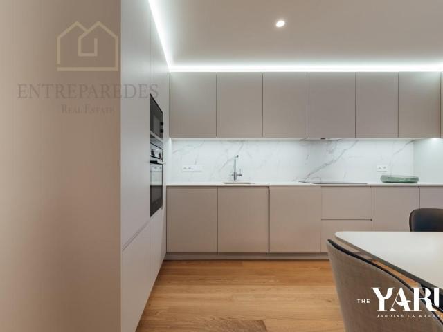 Apartamento de luxo T4 para comprar, com varanda, no conceit. 148m² São pedro da afurada