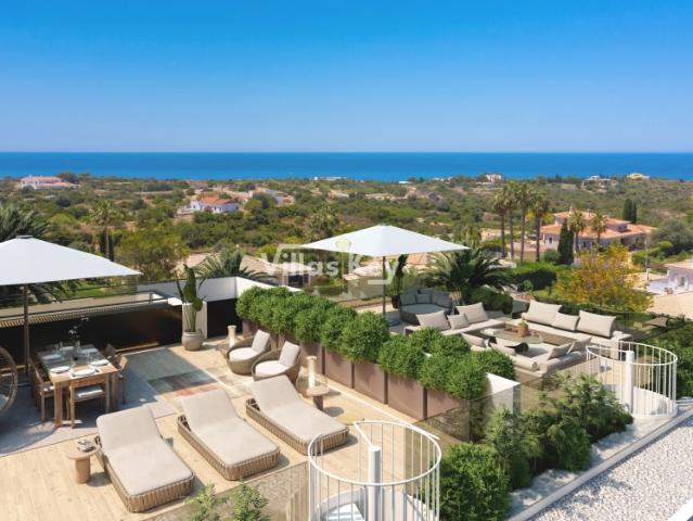 Apartamento de luxo T3 com vistas para a costa e para as montanhas