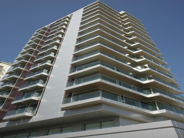 Apartamento de luxo 4 quartos Restelo piscina comum