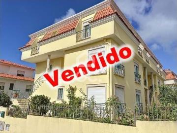 Apartamento de moradia T4, Avenal, Caldas da Rainha