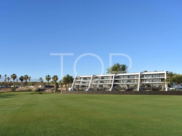 Apartamento de planta baja con dos dormitorios y terraza muy. 69m² Golf Del Sur