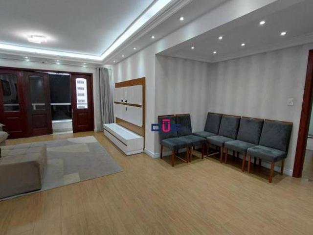 Apartamento de quatro quartos, sendo 1 suite