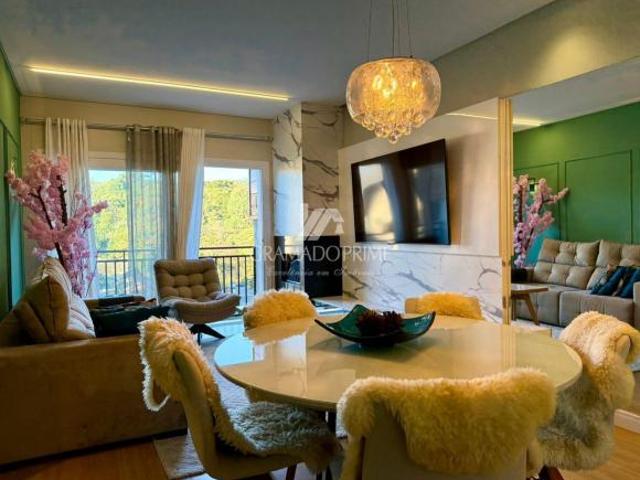 APARTAMENTO DECORADO NO CENTRO DE GRAMADO