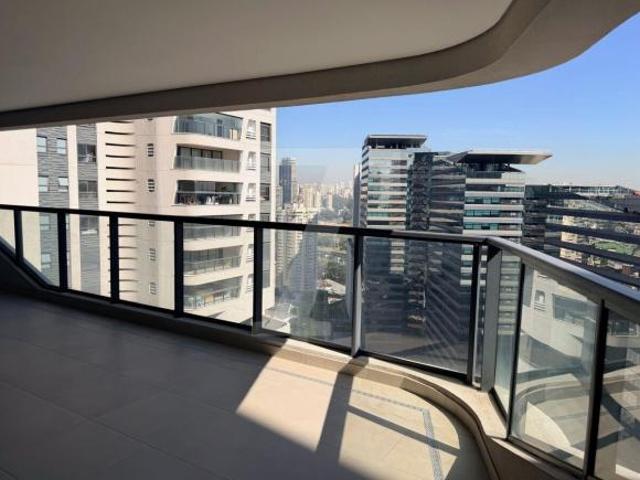 Apartamento disponível para a venda no maior e mais sofisticado complexo multiuso de São Paulo