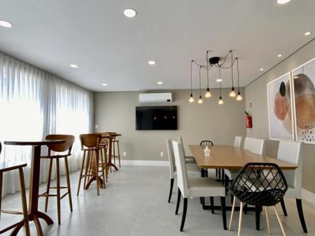 Apartamento disponível para venda com dois dormitórios no Centro de