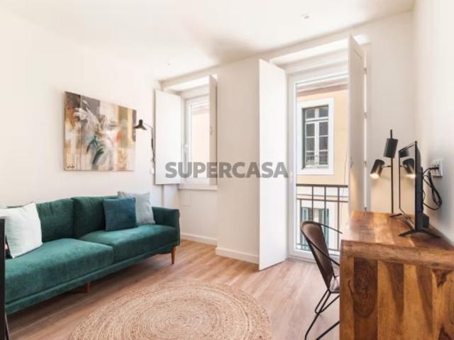 Apartamento dividido em 2 unidades, com licença AL, em Lisboa