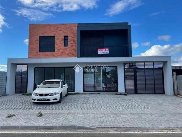 Apartamento, dois dormitórios, uma suíte, vaga em Osório RS