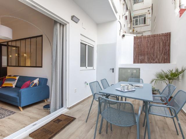 Apartamento dos dormitorios y terraza privada
