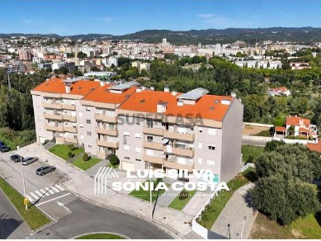Apartamento Duplex c/ 192m2, Generosa Garagem, Varanda, Elevador São João da Madeira!