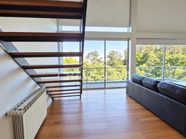 Apartamento Duplex com Mezzanine e Varanda | Quinta do Cravel