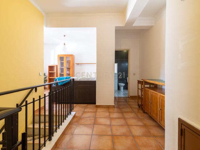Apartamento Duplex com dois quartos no Centro de Faro